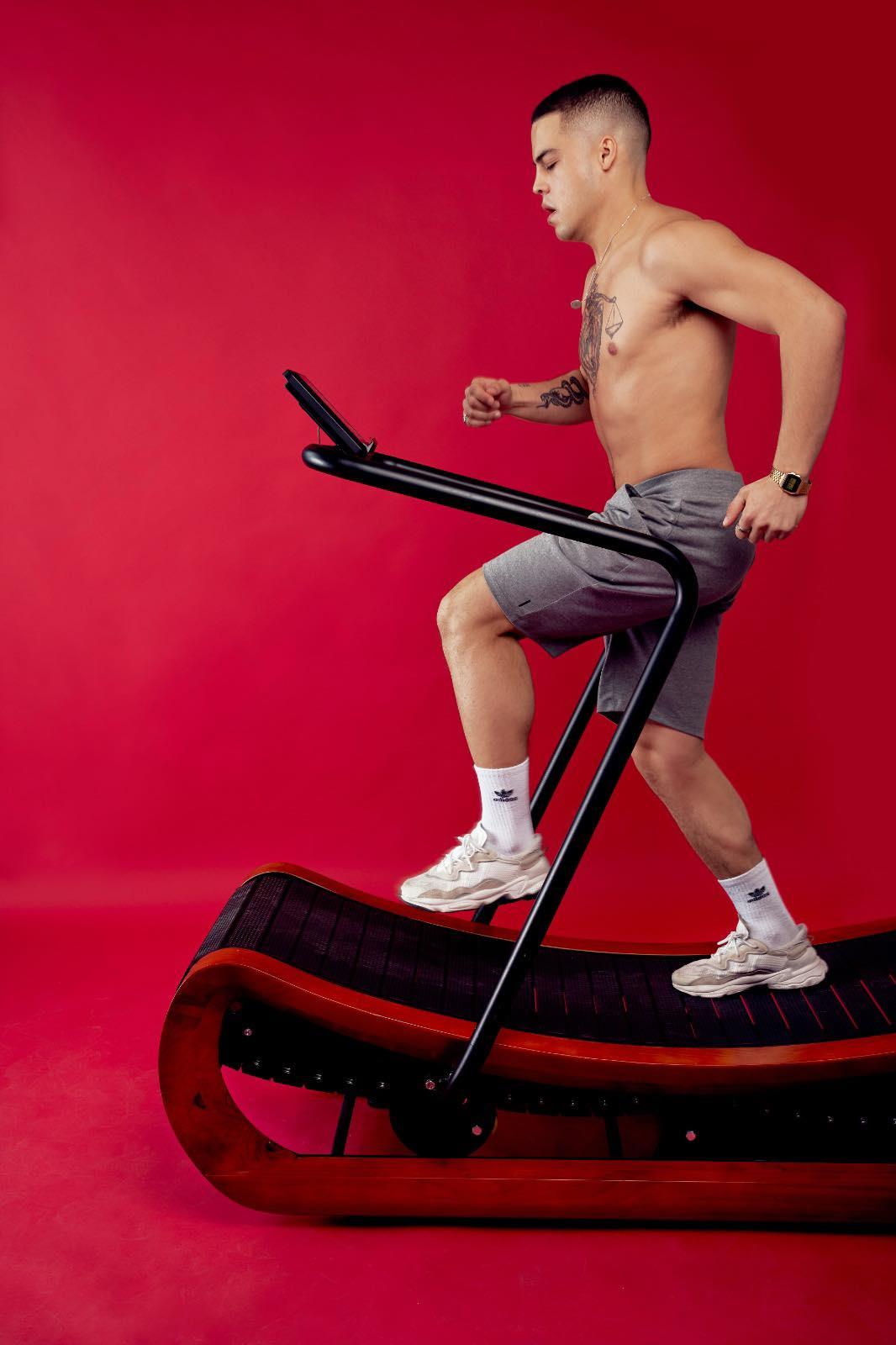 Curved Wooden Treadmill - Montreal Fitness